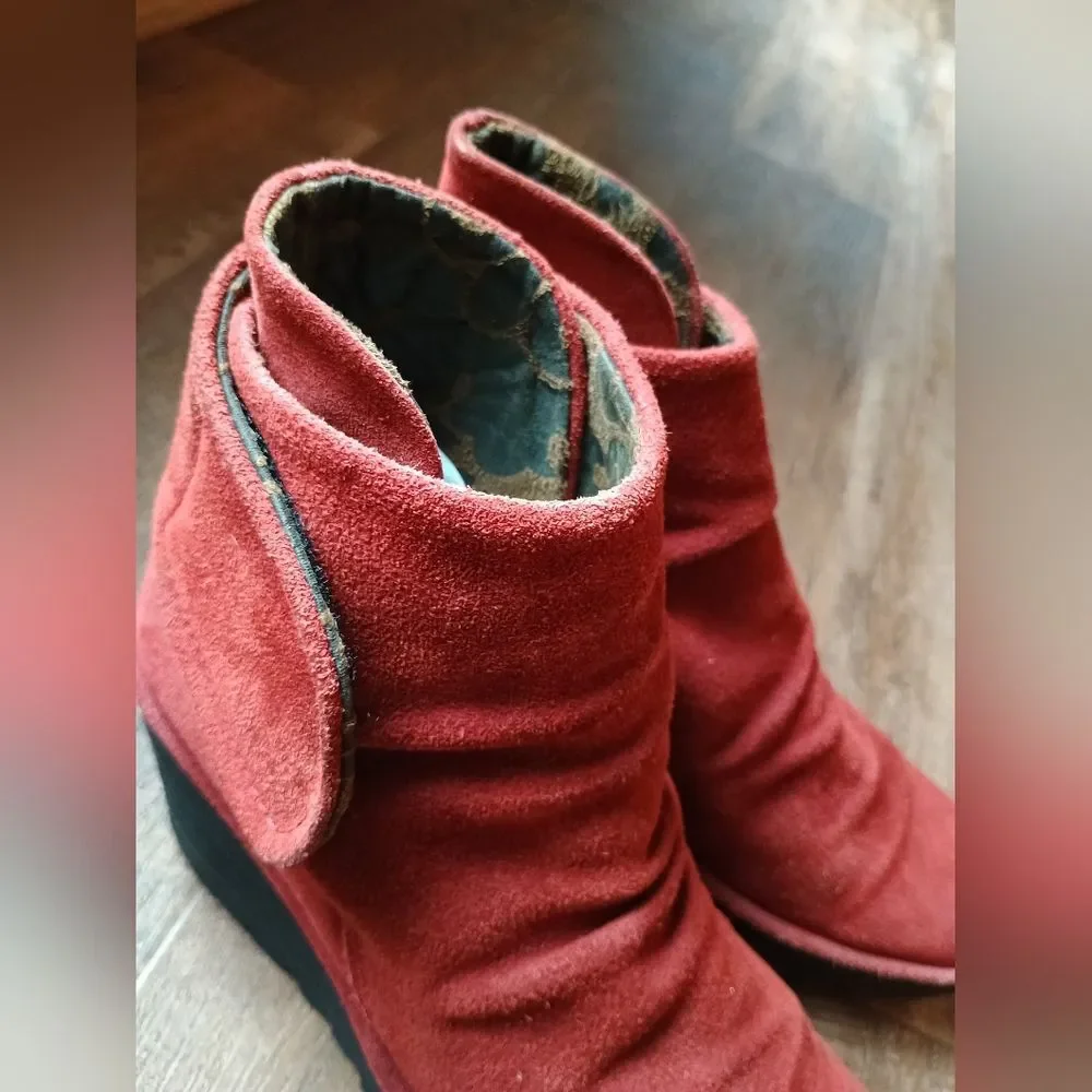Fly London Womens Sz 39 US 8-8.5 Yegi Wedge Boots Rust Red Suede Ruched Ankle